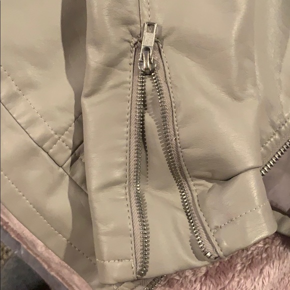 Jacket - Picture 2 of 5